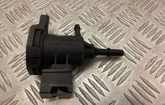 Mercedes-Benz S W222 Vacuum valve A2224700193