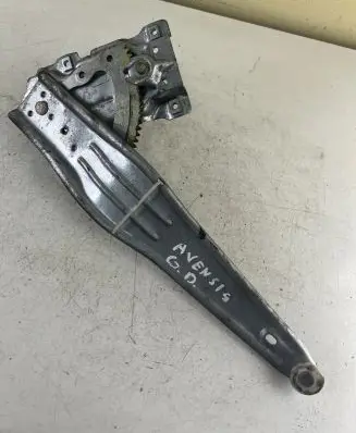 Toyota Avensis T250 Rear door manual window regulator 