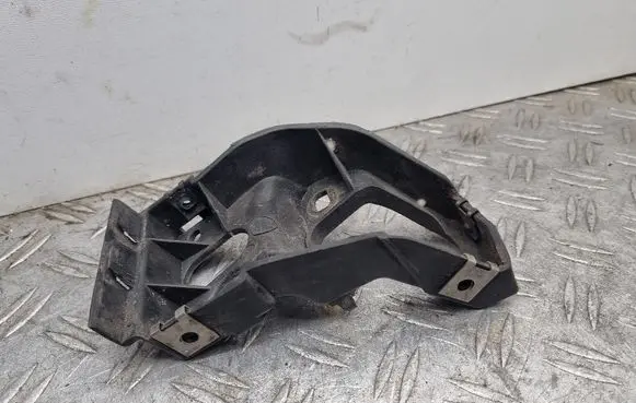 Fender mounting bracket