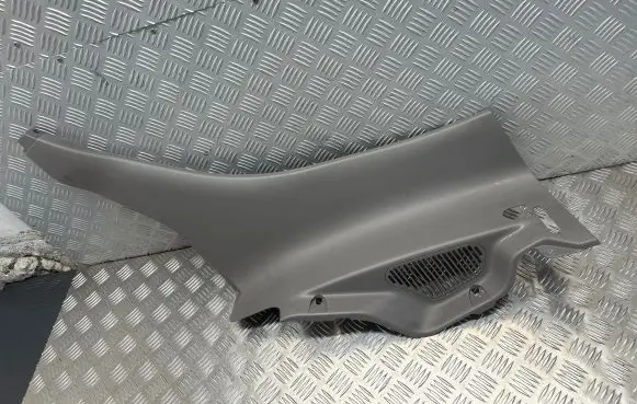 Mitsubishi L200 (D)pillar trim (top) MN123878HA 3E00KA0T 30101000