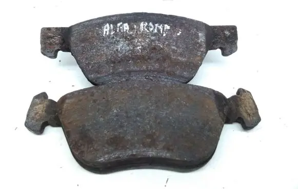 Alfa Romeo GT Brake pads (front) 