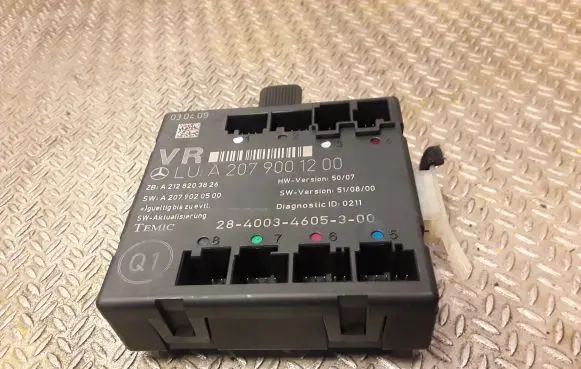 Mercedes-Benz E C207 W207 Door control unit/module 2079001200 A2079001200