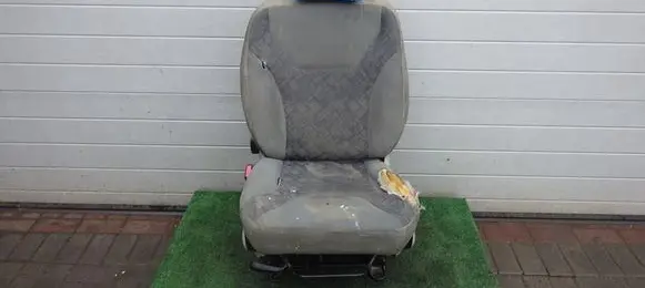 Opel Vivaro Front driver seat LEWY