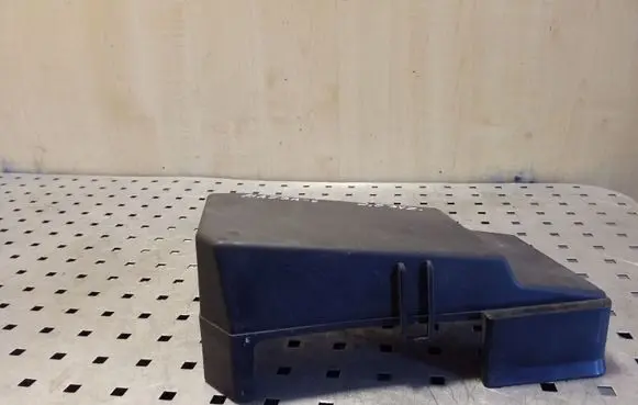 Mazda 6 Fuse box cover