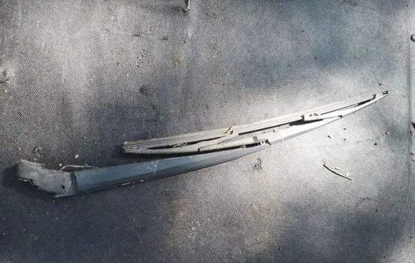Mazda 3 II Rear wiper blade arm