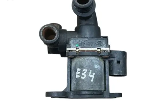 BMW 5 E34 Coolant heater control valve 1147412042 8391417