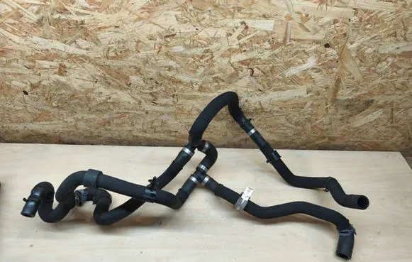 Porsche Cayenne (9Y0 9Y3) Engine coolant pipe/hose 4M0121140 4M0145947M 4M0145947