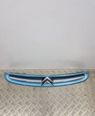 Citroen Xsara Picasso Front grill 9631507477