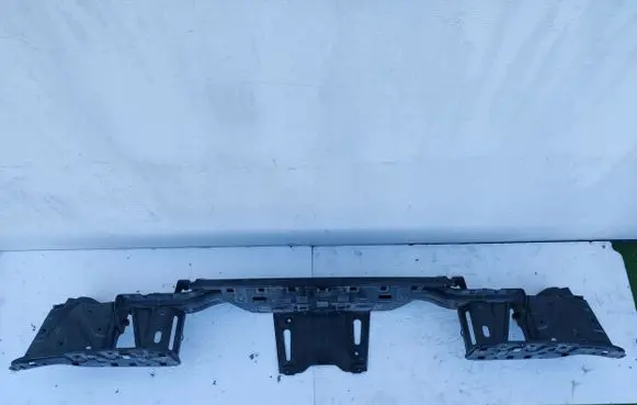 Toyota Hilux VIII Rear bumper support beam 