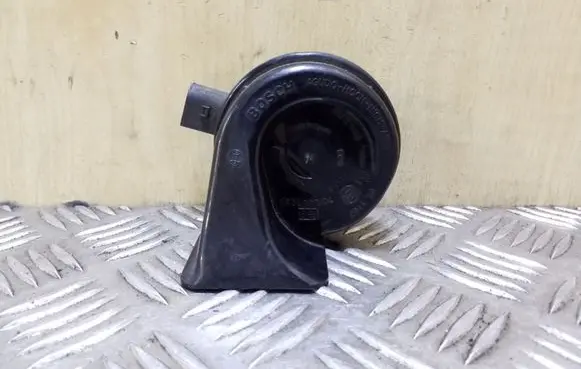 Volkswagen Jetta V Horn signal E9703881157 CH2143