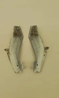 Renault Twingo III Fender mounting bracket 631429601R