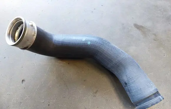 Mercedes-Benz R W251 Intercooler hose/pipe A2515280582 ZGS0011700