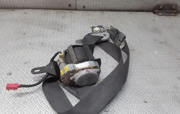 Mitsubishi Pajero Front seatbelt