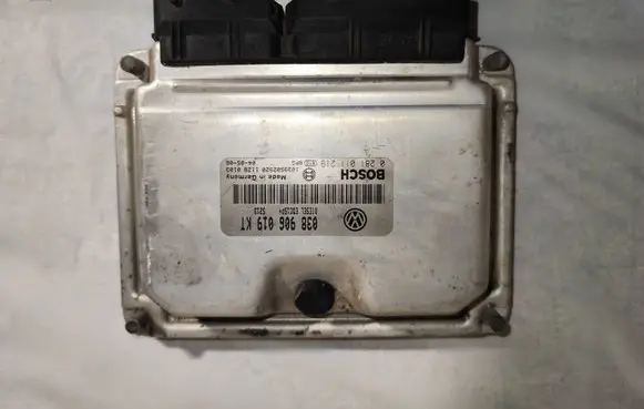 Skoda Fabia Mk1 (6Y) Engine control unit/module 038906019KT 1039S02920 0281011219