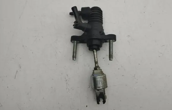 Toyota RAV 4 (XA30) Clutch master cylinder