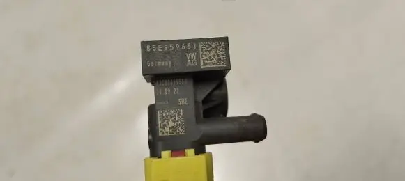 Skoda Octavia Mk4 Airbag deployment crash/impact sensor 85e959651