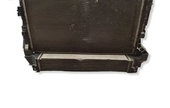 BMW 2 F46 Coolant radiator 7617639 22828110