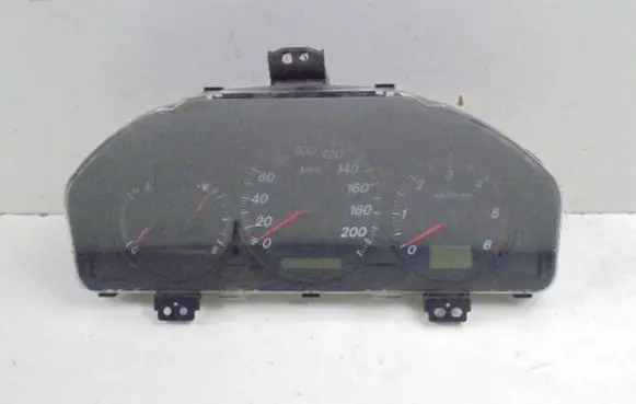 Mazda MPV II LW Speedometer (instrument cluster) 157510-7500