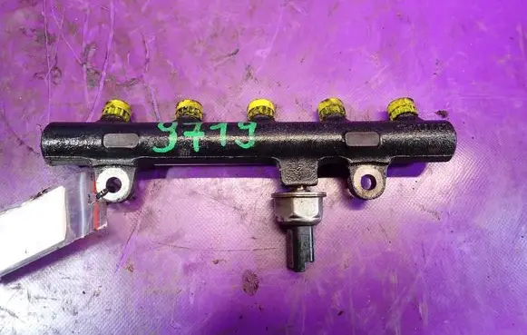 Peugeot 407 Fuel main line pipe 