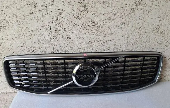 Volvo S90, V90 Front bumper upper radiator grill