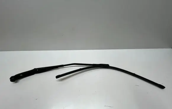 Audi Q8 Front wiper blade arm 4M8955407