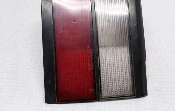 Volkswagen PASSAT B3 Tailgate rear/tail lights 333945108 333945259