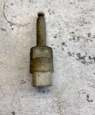 Audi A4 S4 B5 8D Brake pedal sensor switch 4a0945515