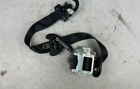 Jaguar I-Pace Front seatbelt J9D3611B08CC 34244129E 8PVL19336