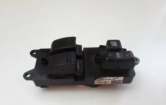 Toyota Corolla Verso AR10 Electric window control switch 848200F020