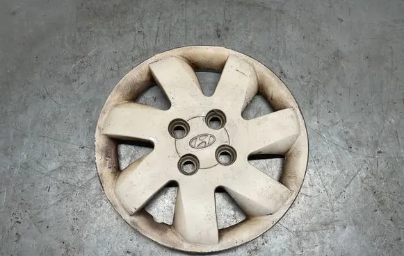 Hyundai Getz R14 wheel hub/cap/trim 529601C400