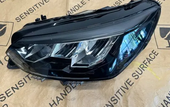 Peugeot 2008 II Headlight/headlamp 90200109 9833036380