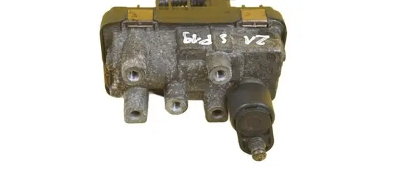 BMW 5 F10 F11 Turbo system vacuum part 4933519400 N47D20C