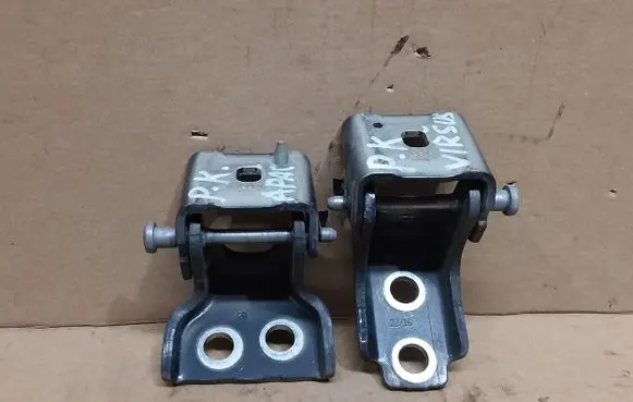 Peugeot 508 Front door upper hinge 