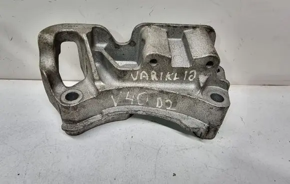Volvo V40 Engine mounting bracket 31330178
