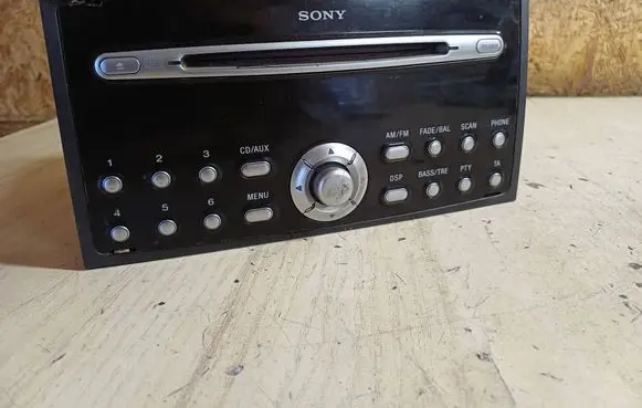 Ford Focus C-MAX Radio/CD/DVD/GPS head unit 3M5T18C815EG M032471 CDXFS214