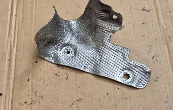 Volvo XC60 Heat shield in engine bay 31293347