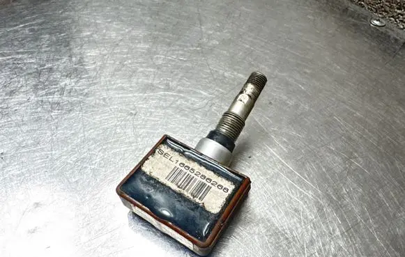 Opel Insignia A Tire pressure sensor 13327259 0230561