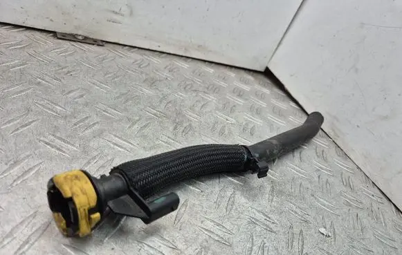 Peugeot 308 Engine coolant pipe/hose 9804264280