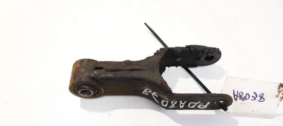 Engine mount bracket