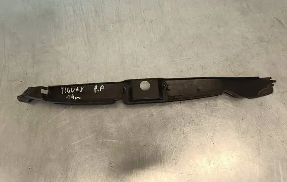 Volkswagen Tiguan Fender end trim 5N0821112