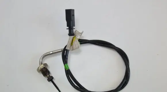 Audi A1 Oil temperature sensor 04L906088CA