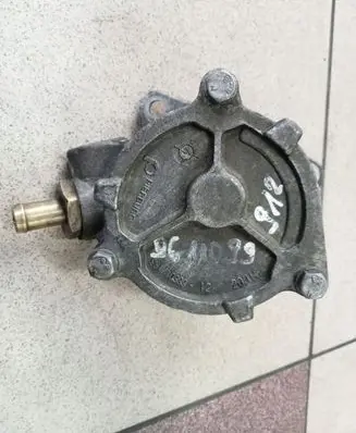 Alfa Romeo 166 Vacuum pump 46771107
