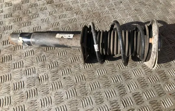 BMW 4 F32 F33 Front shock absorber with coil spring 6850902