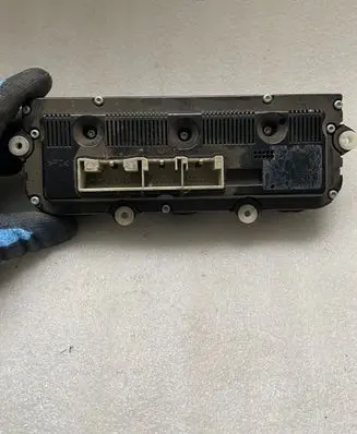 Volkswagen PASSAT B6 Climate control unit