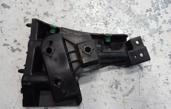 Volvo V60 Fender mounting bracket 31323833
