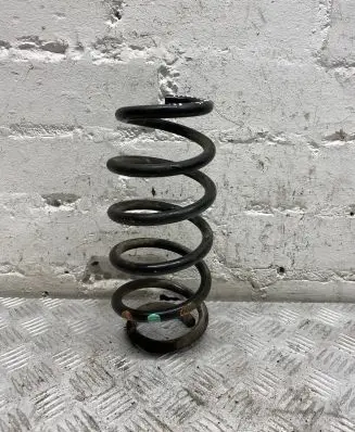 Toyota Avensis T270 Rear coil spring