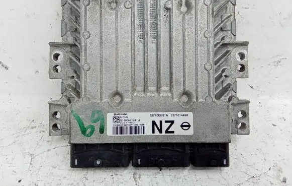 Nissan Qashqai Engine control unit/module 23710BB31A 237101449R S180067173A