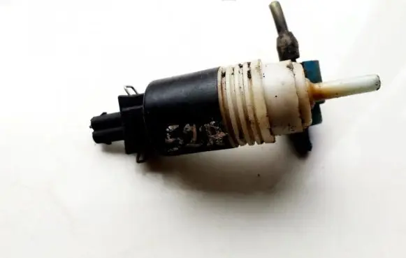 Volkswagen PASSAT B3 Windscreen/windshield washer pump 1H6955651