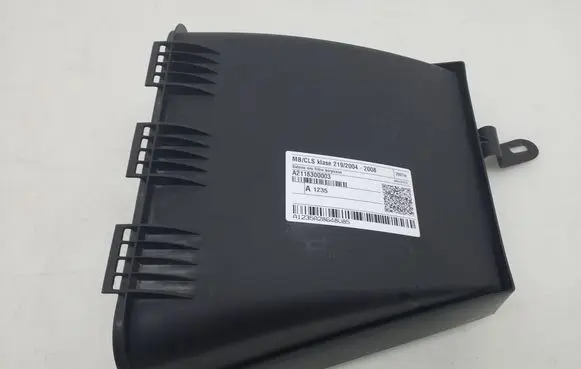 Mercedes-Benz CLS C219 Cabin air micro filter frame (part) A2118300003