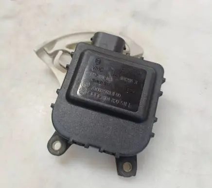Volkswagen PASSAT B5 Air flap motor/actuator 0132801148 700025693F00 8D1820511B